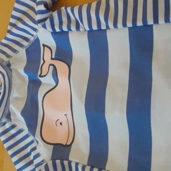 Vineyard Vines rashguard - Picture 2 of 2